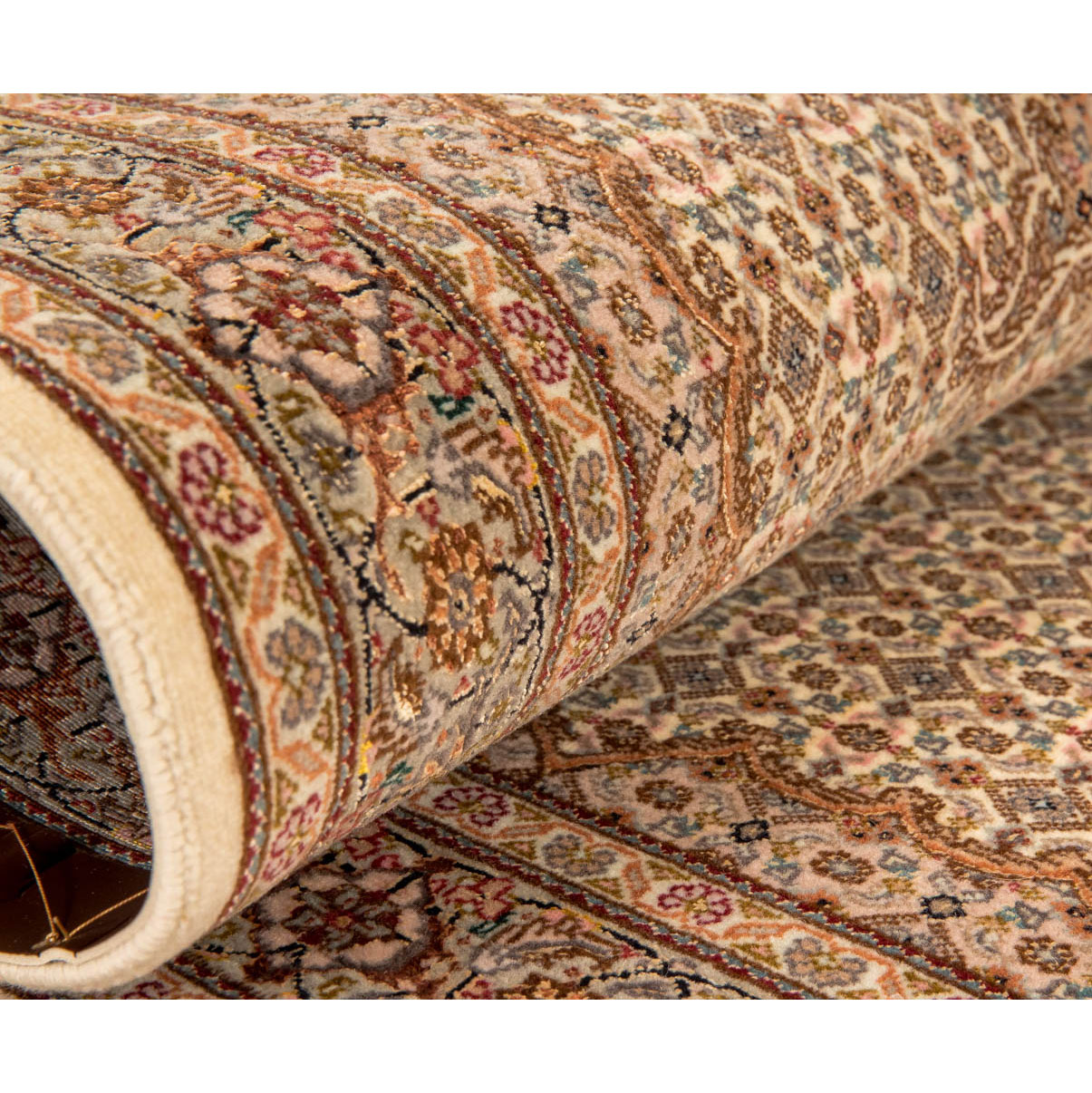 Шелковый ковер. Иранские ковры Anil Carpet Luxury. Anil Carpet Luxury 3024. Иранский шелк. Ковры Mashaad ИРАНВ интерьере.