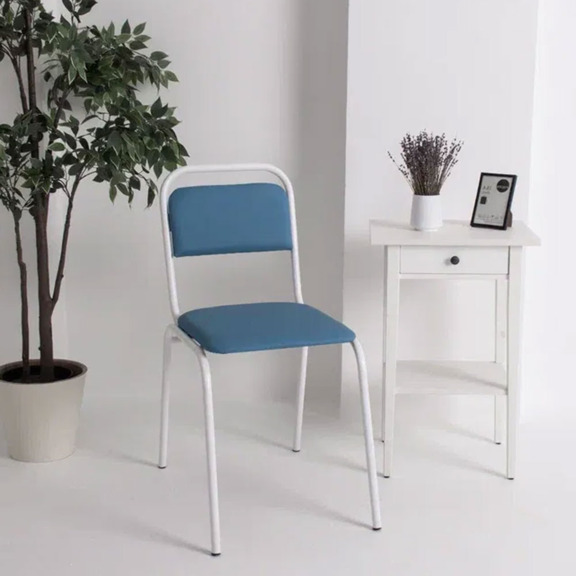 Фотография в интерьере товара Стул Медицинский от компании ChiedoCover.