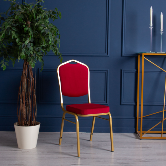 Фотография в интерьере товара Хит 20, велюр красный велютто 38, каркас золото от компании ChiedoCover.
