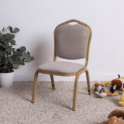 Фотография в интерьере товара Стул Хит Детский, велюр Teddy 005, золото муар от компании ChiedoCover.