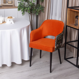 Фотография в интерьере товара Стул Роза, велюр Velutto 27, спинка гобелен, бук морилка черная от компании ChiedoCover.