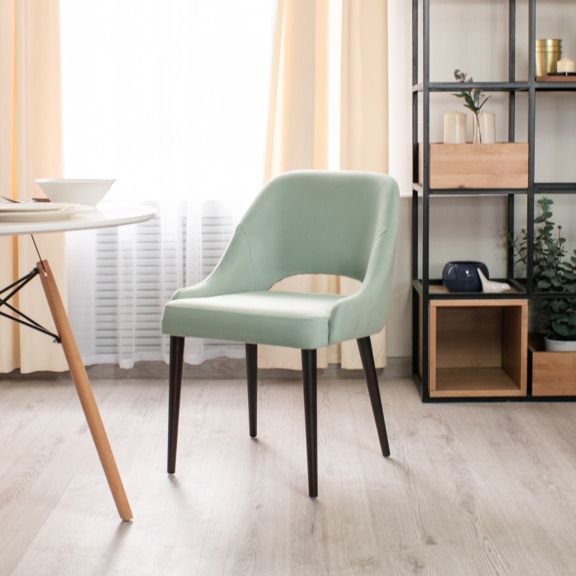 Фотография в интерьере товара Стул Мила, велюр мятный, ножки чёрные деревянные от компании ChiedoCover.