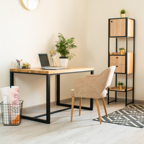 Фотография в интерьере товара Стул Роза Диамант, шеннил бежевый, ножки лак от компании ChiedoCover.