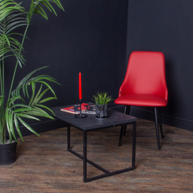 Фотография в интерьере товара Стул Аэр, экокожа Ecotex 3021, ножки металл RAL 3020 от компании ChiedoCover.