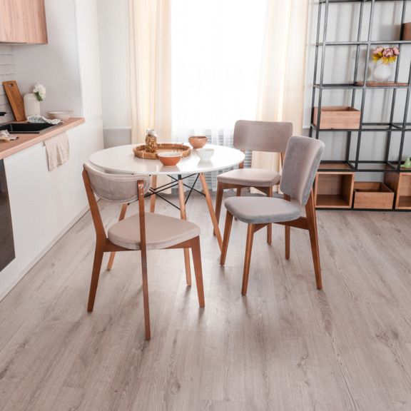 Фотография в интерьере товара Комплект деревянных стульев: стул Ruby, стул Safir, стул Topas от компании ChiedoCover.