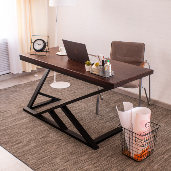 Фотография в интерьере товара Офисный стол в стиле лофт, Подстолье 26 от компании ChiedoCover.