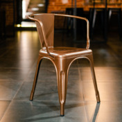 Фотография в интерьере товара Кресло Tolix, бронза от компании ChiedoCover.