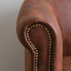 Кресло Барон, замша баффало браун, ножки деревянные