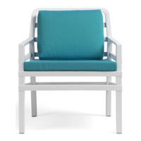 Настоящее фото товара Кресло пластиковое с подушками Aria, белый, сардиния, произведённого компанией ChiedoCover
