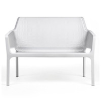 Настоящее фото товара Диван пластиковый Net Bench белый, произведённого компанией ChiedoCover