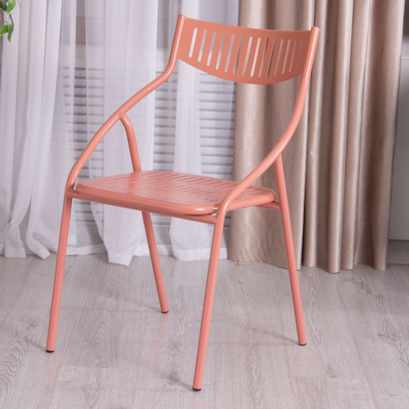 Фотография в интерьере товара Стул Чиедо уличный, матовый лососевый от компании ChiedoCover.