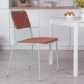 Фотография в интерьере товара Стул Лион с подушкой, рогожка красная Lardasa 490 от компании ChiedoCover.