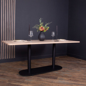 Фотография в интерьере товара Стол Классик, столешница 1800*800 Дуб Бардолино натуральный, каркас черный муар от компании ChiedoCover.