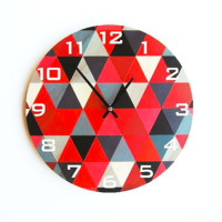 Настоящее фото товара Часы настенные Треугольники, произведённого компанией ChiedoCover