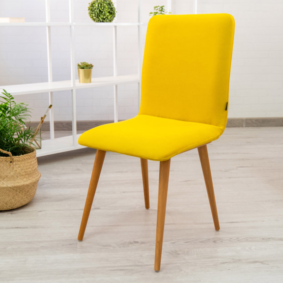 Фотография в интерьере товара Стул Киви, жёлтый велюр, ножки лак от компании ChiedoCover.