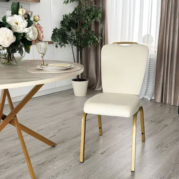 Фотография в интерьере товара Стул Милан с гибкой спинкой, бежевый от компании ChiedoCover.