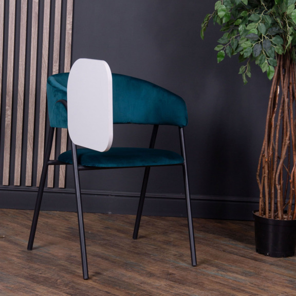 Фотография в интерьере товара Стул Gabana с пюпитром ЛДСП, велюр Zodiak 678, каркас RAL 9005 от компании ChiedoCover.